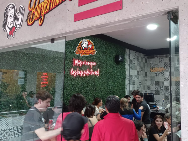 ¡Bienvenidos a la familia wapis! Burgerthoven ya está en Loma de Vallescondido!